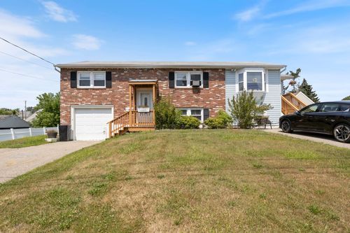 8 Chesley Ave, Somersworth, NH, 03878-2906 | Card Image