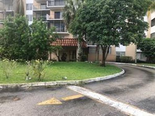 907-4174 Inverrary Dr, Lauderhill, FL, 33319-4578 | Card Image