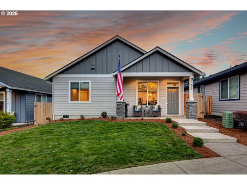 816 Ne 11th Ct, Battle Ground, WA, 98604-4630 | Card Image