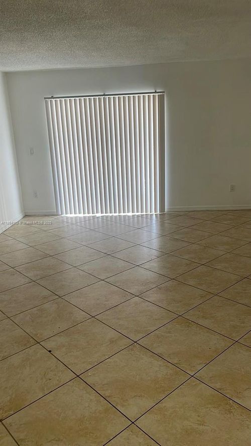 apt-203-18880 Nw 57th Ave, Hialeah, FL, 33015-7052 | Card Image