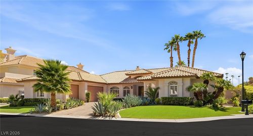 8633 Lakeridge Cir, Las Vegas, NV, 89117-5828 | Card Image