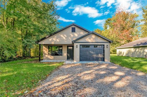 746 Goodin Dr, Austin, IN, 47102-1112 | Card Image