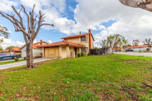 846 Santa Fe Ln, Colton, CA, 92324-6321 | Card Image