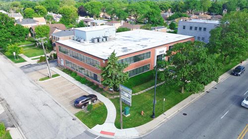 7300 N Cicero Ave, Lincolnwood, IL, 60712-1641 | Card Image