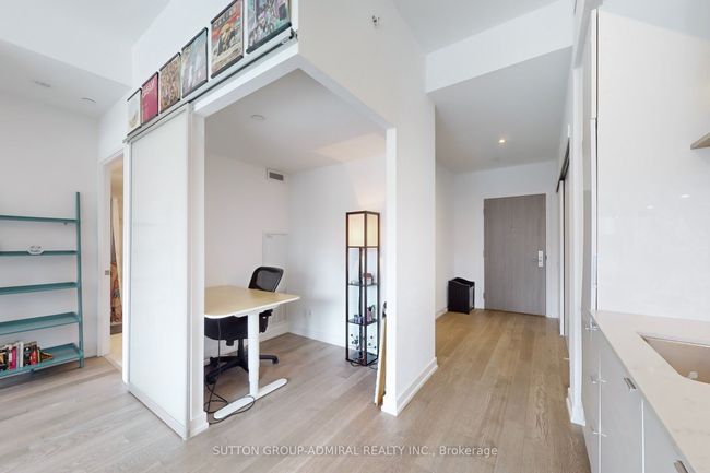 901 - 161 Roehampton Ave, Condo with 2 bedrooms, 1 bathrooms and null parking in Toronto ON | Image 14