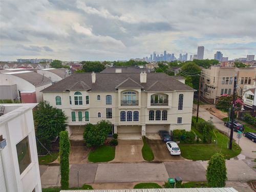 704 Reinicke St, Houston, TX, 77007-5163 | Card Image