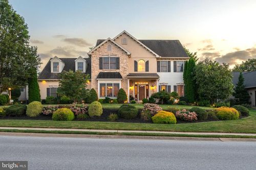 208 Willow Rdg, NEW HOLLAND, PA, 17557-1451 | Card Image
