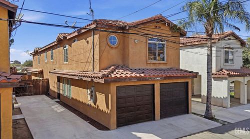726 K St, Bakersfield, CA, 93304-2136 | Card Image