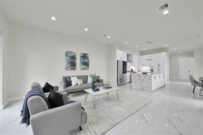B - 2808 Cary St, House other with 3 bedrooms, 4 bathrooms and null parking in Houston TX | Image 13