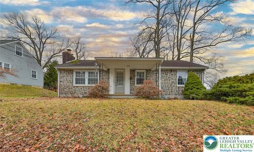 2440 S Fountain St, Allentown, PA, 18103-6645 | Card Image