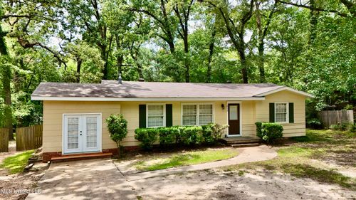 213 Lakeview Dr, Clinton, MS, 39056-4418 | Card Image