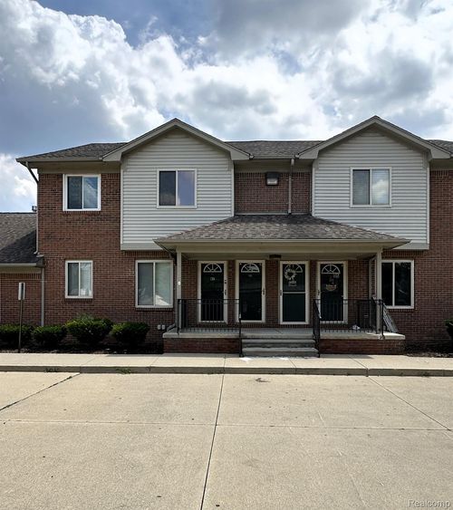 18530 E 14 Mile Rd, Fraser, MI, 48026-4208 | Card Image
