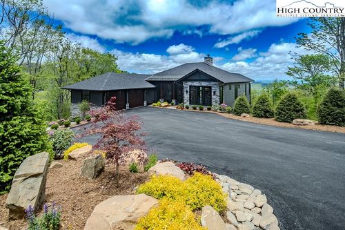 2005 Moon Run, Linville, NC, 28646 | Card Image