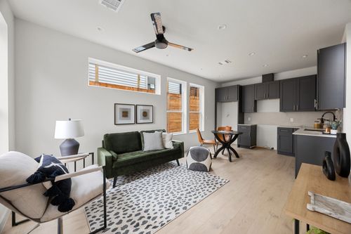 2b-1709 Maple Ave, Austin, TX, 78702-1433 | Card Image