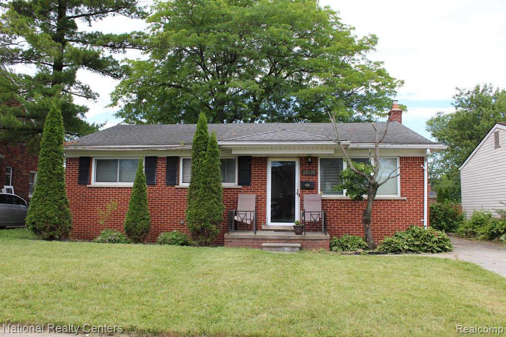 Hayes Ave, Eastpointe, MI 48021