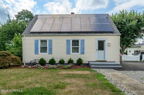11 Weamaconk Dr, Englishtown, NJ, 07726-1614 | Card Image