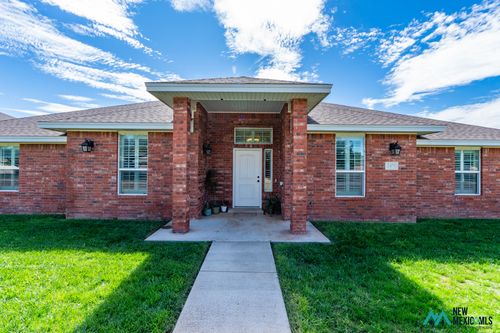 2401 Northglen Dr, Clovis, NM, 88101-2940 | Card Image
