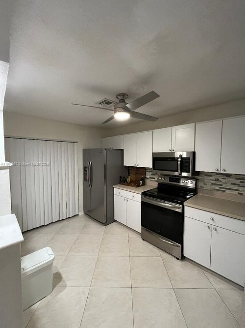 1-775 Crystal Lake Dr, Deerfield Beach, FL, 33064-1962 | Card Image