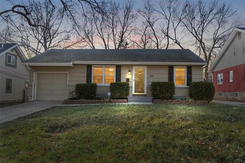 825 E 75th St, Kansas City, MO, 64131-1657 | Card Image