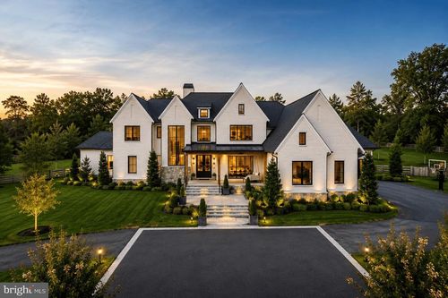 9910 Deerfield Pond Dr, GREAT FALLS, VA, 22066-2831 | Card Image