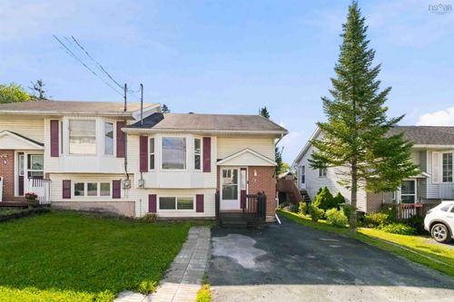 7 Continental Lane, Halifax, NS, B2W3V3 | Card Image