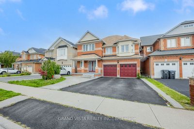 83 Chalkfarm Cres, House other with 4 bedrooms, 5 bathrooms and 7 parking in Brampton ON | Image 2