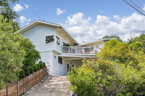 17 Longwood Dr, San Rafael, CA, 94901-1026 | Card Image