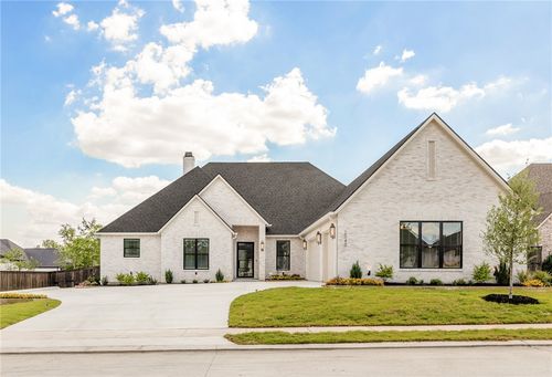 2043 Pebble Bend Dr, College Station, TX, 77845-2221 | Card Image