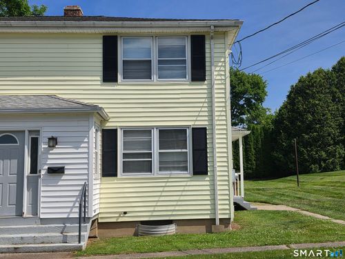 68 Geissler Dr, Shelton, CT, 06484-2209 | Card Image