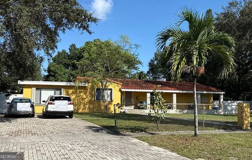 865 Ne 143rd St, North Miami, FL, 33161-2329 | Card Image