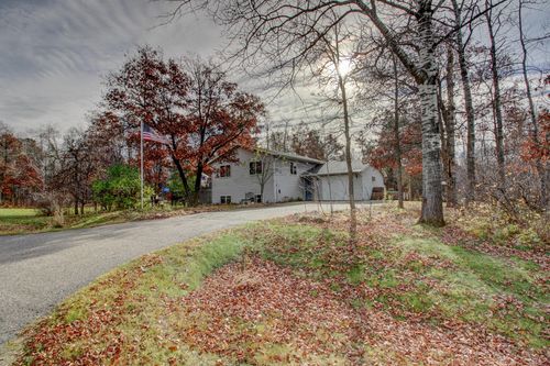 7557 Fallen Leaf Cir, Breezy Point, MN, 56472-3824 | Card Image