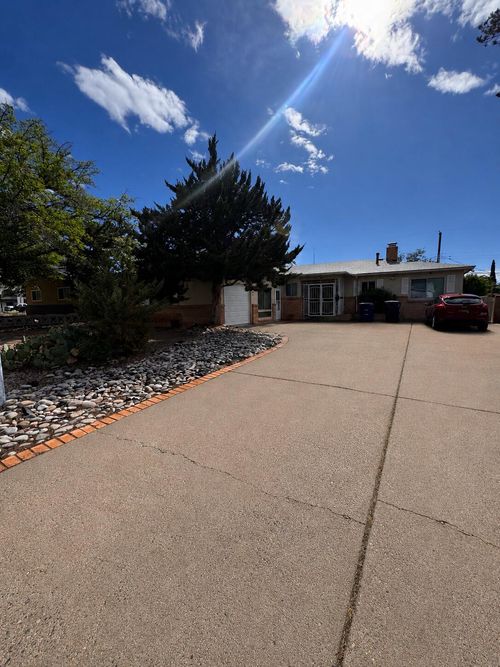 1205 Valencia Dr Ne, Albuquerque, NM, 87110-6554 | Card Image