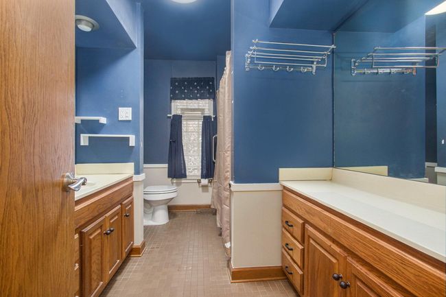 Main floor bathroom | Image 18