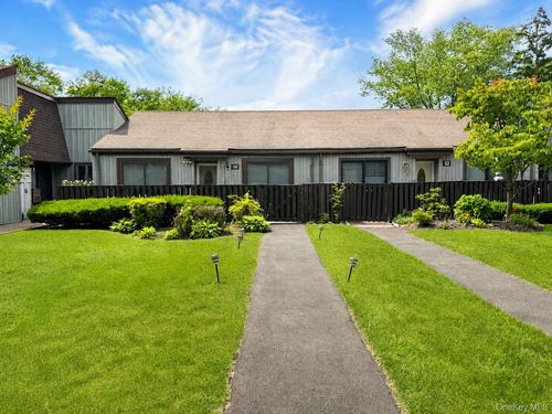 54 Strathmore Gate Dr, Stony Brook, NY, 11790-3065 | Card Image