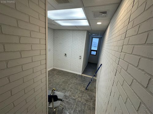 135 Rockaway Tpke, Lawrence, NY, 11559-1031 | Card Image