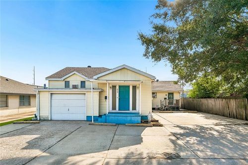 613 Oak Ave, Harahan, LA, 70123-3800 | Card Image
