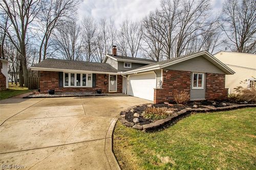 3974 Winton Park Drive, North Olmsted, OH, 44070 | Card Image