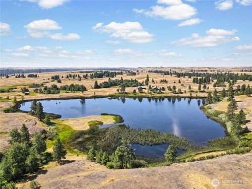 37227 S Long Rd, Cheney, WA, 99004-7600 | Card Image