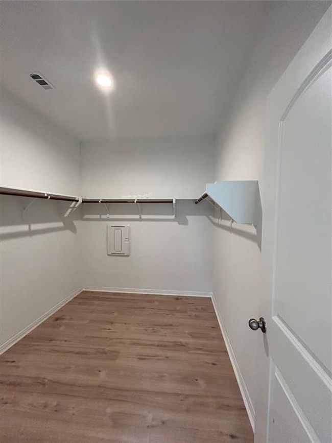 Primary closet | Image 16