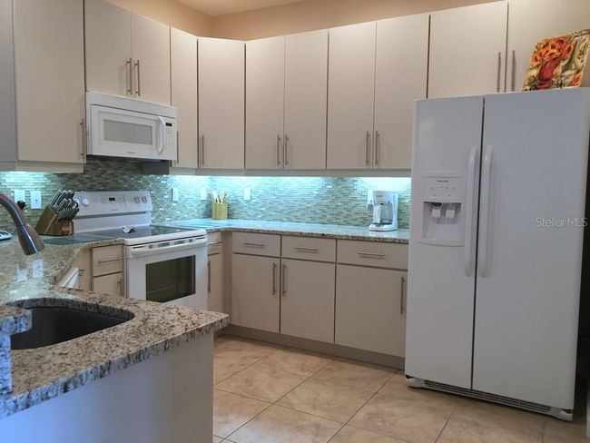 1513 - 6640 7 Th Avenue Cir W, Townhouse with 3 bedrooms, 2 bathrooms and null parking in Bradenton FL | Image 5