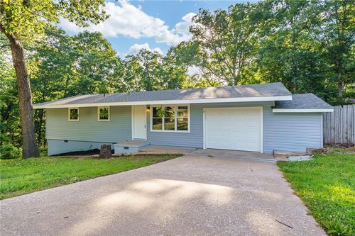 2 Rochdale Dr, Bella Vista, AR, 72714-2509 | Card Image