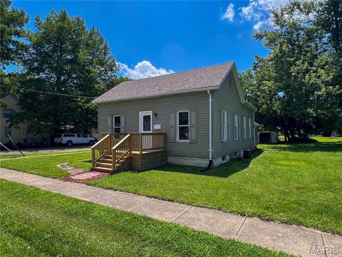 322 E 4th St, Staunton, IL, 62088-2110 | Card Image