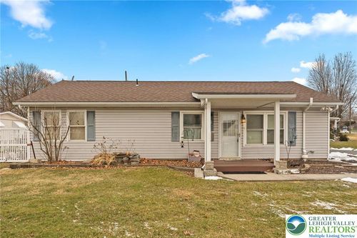 49 Seyfried Ave, Nazareth, PA, 18064-1757 | Card Image