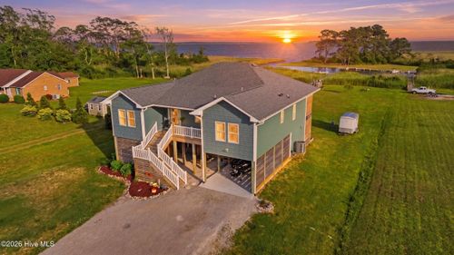 105 Knotts Landing Ln, Knotts Island, NC, 27950-9679 | Card Image