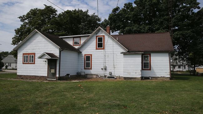 102 N Maple St, House other with 3 bedrooms, 1 bathrooms and 3 parking in Toluca IL | Image 6