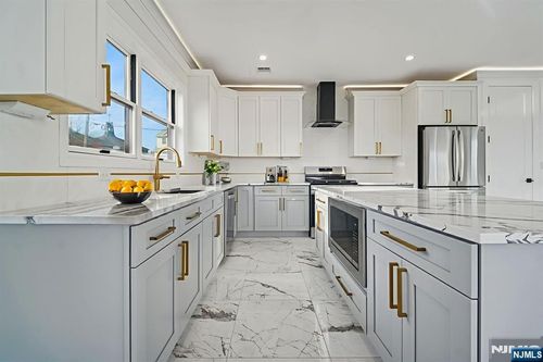 19 Mountain Ave, Mahwah, NJ, 07430 | Card Image