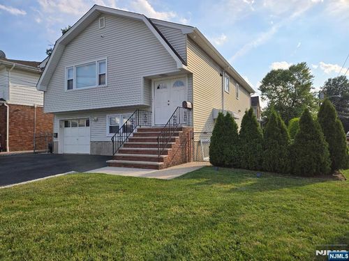 318 54th Street, Elmwood Park, NJ, 07407 | Card Image