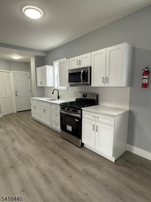 23 Martin Luther King Jr Blvd, Newark, NJ, 07104-2507 | Card Image