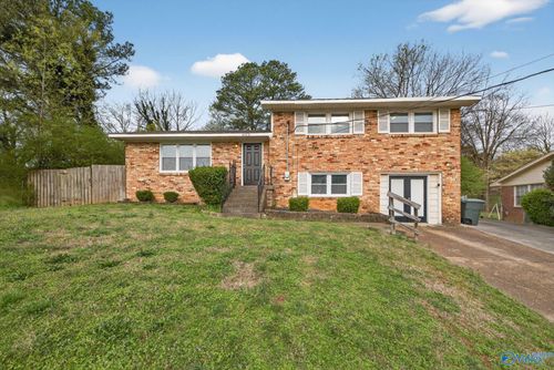 2523 Birchfield Street Nw, Huntsville, AL, 35810 | Card Image