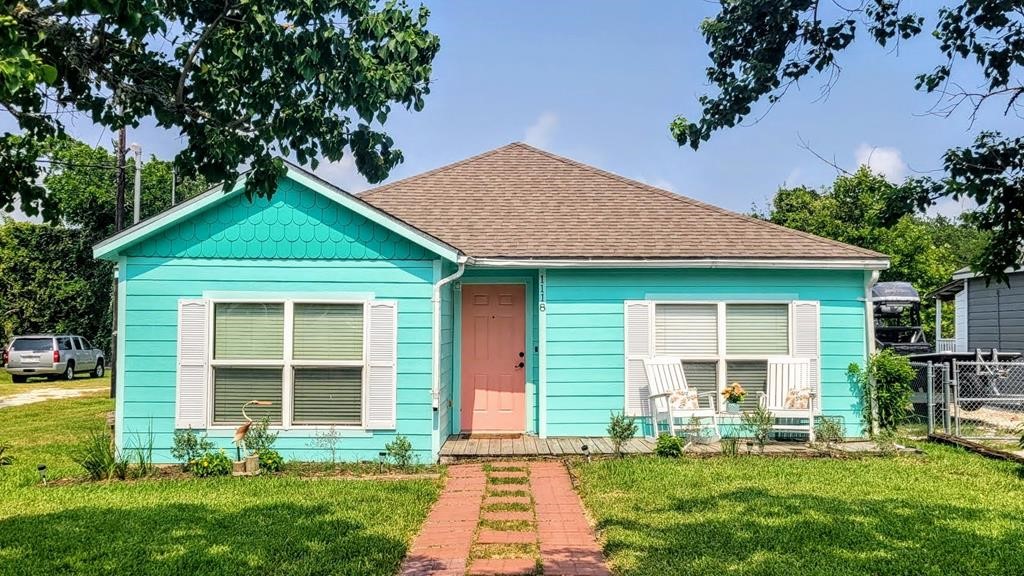 Patton St, Rockport, TX 78382